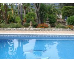 ENCANTADORA FINCA CON DOS CASAS Y DOS APARTAMENTOS
