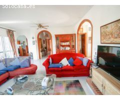 EXCELENTE VILLA CON IMPRESIONANTES VISTAS PANORÁMICAS