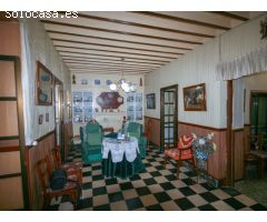 CASA TRADICIONAL MUY AMPLIA