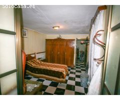 CASA TRADICIONAL MUY AMPLIA