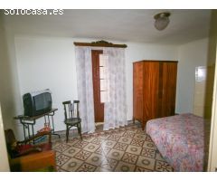CASA TRADICIONAL MUY AMPLIA