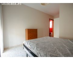 AMPLIO PISO EN EL CENTRO CON COCHERA