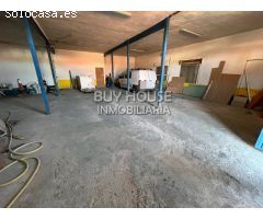 CASA PAREADA CON PISO Y NAVE EN AÑOVER DE TAJO.