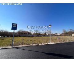 PARCELA DE ESQUINA CON 2500 M2 EN YELES.