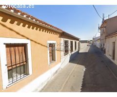 CASA BAJA ADOSADA EN ILLESCAS - ZONA Bº ESTACIÓN