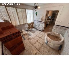 CASA BAJA ADOSADA EN ILLESCAS - ZONA Bº ESTACIÓN