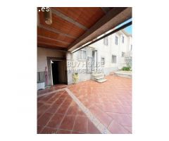 SE VENDE CHALET CON DORMITORIO Y BAÑO EN PLANTA BAJA!!