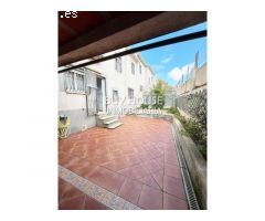 SE VENDE CHALET CON DORMITORIO Y BAÑO EN PLANTA BAJA!!