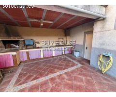 SE VENDE CHALET CON DORMITORIO Y BAÑO EN PLANTA BAJA!!