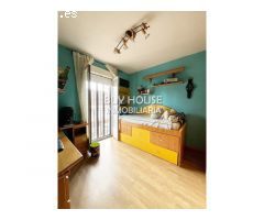 SE VENDE CHALET CON DORMITORIO Y BAÑO EN PLANTA BAJA!!