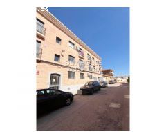 PISO EN VENTA EN ALAMEDA DE LA SAGRA CON GARAJE Y TRASTERO INCLUIDOS.