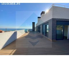 Atico con vistas espectaculares con zona comunitaria con piscina