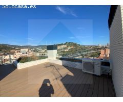 Atico con vistas espectaculares con zona comunitaria con piscina