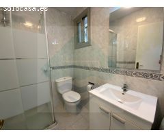 ¡Descubre tu nuevo hogar en Tiana! Casita con Chimenea y Encanto en un Entorno