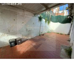 ¡Descubre tu nuevo hogar en Tiana! Casita con Chimenea y Encanto en un Entorno