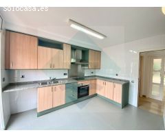 ¡Atención! Casa excepcional en el centro de Alella: comodidad, espacio y vistas
