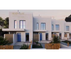 Casa adosada de nueva construcción en venta en Puerto Alcudia