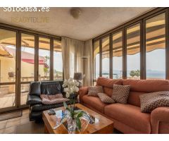CHALET ADOSADO CON VISTAS AL MAR EN ALCANADA