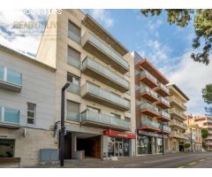 EXCLUSIVA PLANTA BAJA CON TERRAZA PRIVADA DE 300 M² EN PUERTO DE ALCUDIA