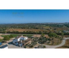 Vive la magia de Mallorca en esta finca rústica.