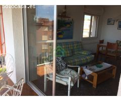 Piso a primera línea de mar de 2 habitaciones y terraza con vistas al mar