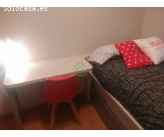 Piso de dos habitaciones con terraza, jardín y plaza de parking