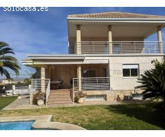 IMPRESIONANTE CHALET EN SALINETAS