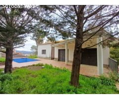 Chalet a la venta en la urbanización California en el municipio de Canyelles