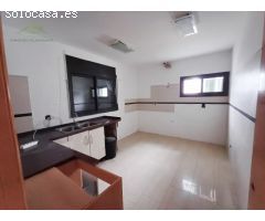 Chalet a la venta en la urbanización California en el municipio de Canyelles