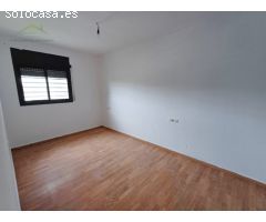 Chalet a la venta en la urbanización California en el municipio de Canyelles