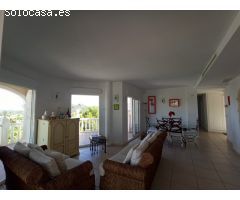 Espaciosa villa de 6 habitaciones con unas vistas espectaculares.