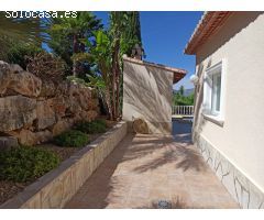 Espaciosa villa de 6 habitaciones con unas vistas espectaculares.