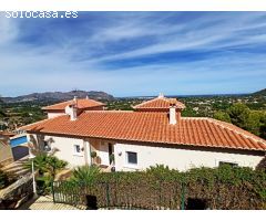 Espaciosa villa de 6 habitaciones con unas vistas espectaculares.