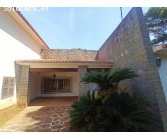 Casa muy grande situada a menos de 100m de las calas más bonitas de Las Rotas en