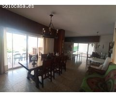 Casa muy grande situada a menos de 100m de las calas más bonitas de Las Rotas en