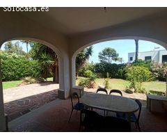 Casa muy grande situada a menos de 100m de las calas más bonitas de Las Rotas en