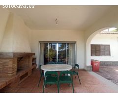 Casa muy grande situada a menos de 100m de las calas más bonitas de Las Rotas en