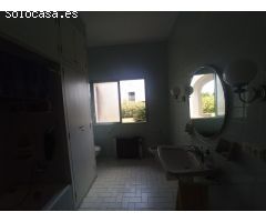 Casa muy grande situada a menos de 100m de las calas más bonitas de Las Rotas en