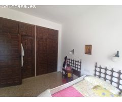 Casa muy grande situada a menos de 100m de las calas más bonitas de Las Rotas en