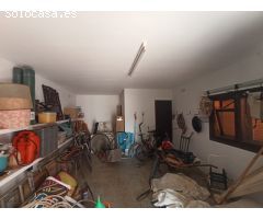 Casa muy grande situada a menos de 100m de las calas más bonitas de Las Rotas en