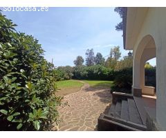 Casa muy grande situada a menos de 100m de las calas más bonitas de Las Rotas en