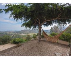 MAGNIFICA VILLA CON SUS VISTAS PANORÁMICAS AL MAR, MONTAÑAS Y CAMPO DE GOLF EN
