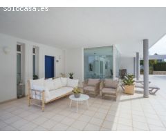 MAGNIFICA VILLA CON SUS VISTAS PANORÁMICAS AL MAR, MONTAÑAS Y CAMPO DE GOLF EN