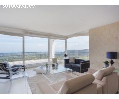 MAGNIFICA VILLA CON SUS VISTAS PANORÁMICAS AL MAR, MONTAÑAS Y CAMPO DE GOLF EN