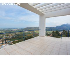 MAGNIFICA VILLA CON SUS VISTAS PANORÁMICAS AL MAR, MONTAÑAS Y CAMPO DE GOLF EN