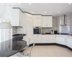MAGNIFICA VILLA CON SUS VISTAS PANORÁMICAS AL MAR, MONTAÑAS Y CAMPO DE GOLF EN