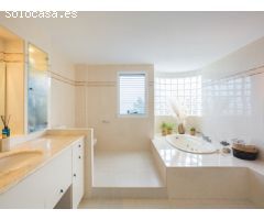 MAGNIFICA VILLA CON SUS VISTAS PANORÁMICAS AL MAR, MONTAÑAS Y CAMPO DE GOLF EN