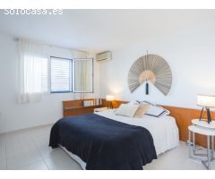 MAGNIFICA VILLA CON SUS VISTAS PANORÁMICAS AL MAR, MONTAÑAS Y CAMPO DE GOLF EN