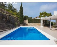 MAGNIFICA VILLA CON SUS VISTAS PANORÁMICAS AL MAR, MONTAÑAS Y CAMPO DE GOLF EN