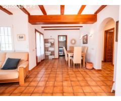 Descubre tu nuevo hogar: villa reformada de 4 dormitorios en Jávea